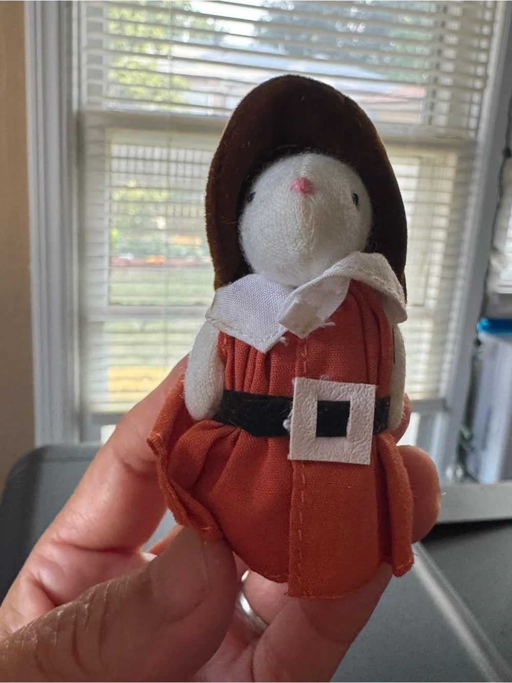 Russ Berrie Orange and Brown Colonial Mouse Couple
